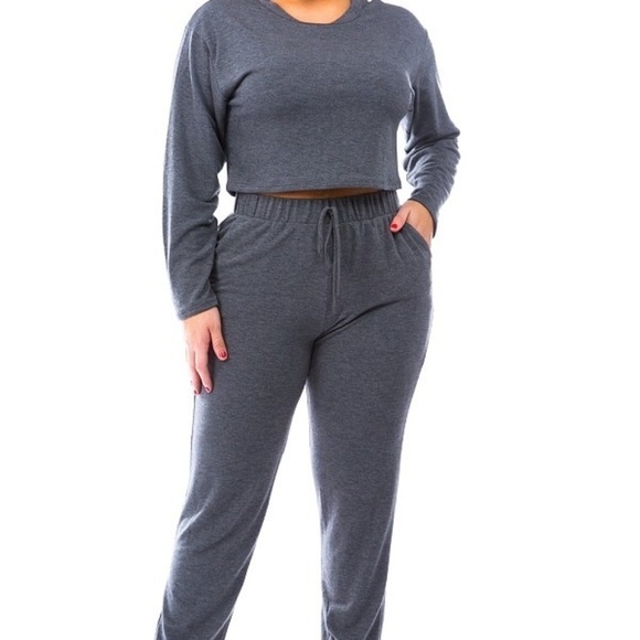 🛍️ Two piece crop jogger set - Size 2X (NWT) Boutique - Picture 4 of 8